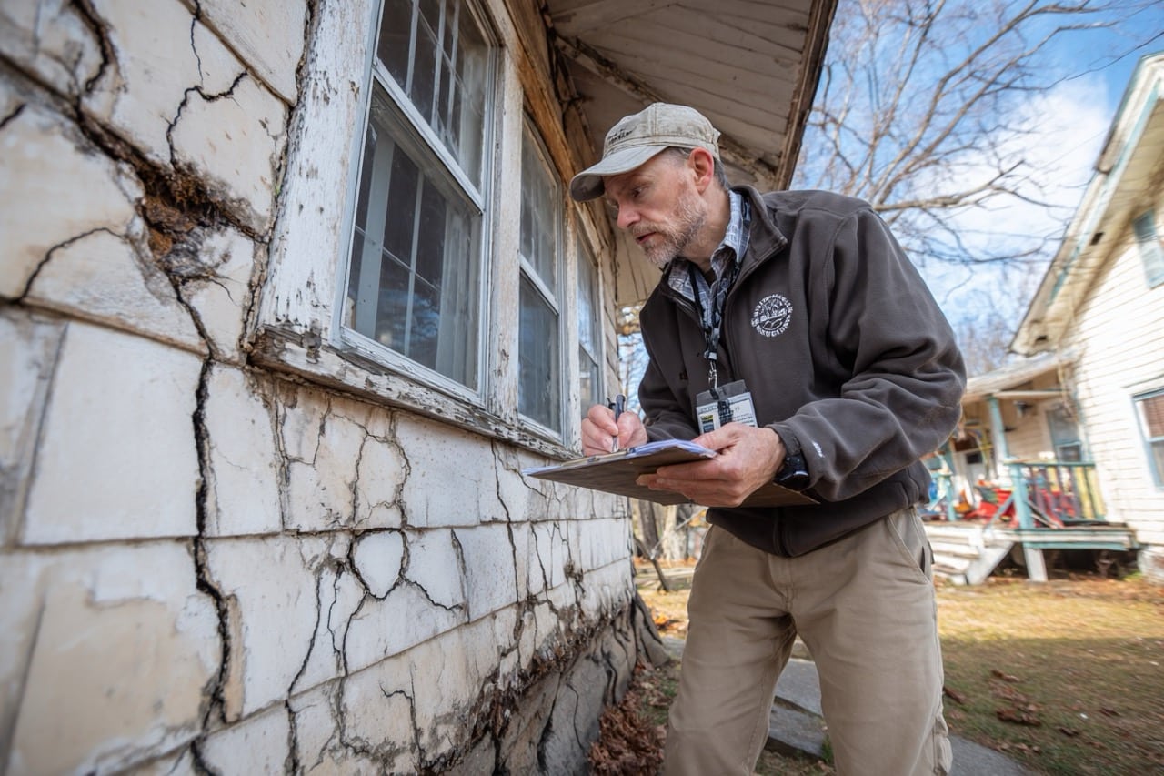 massachusetts condemned building sale process