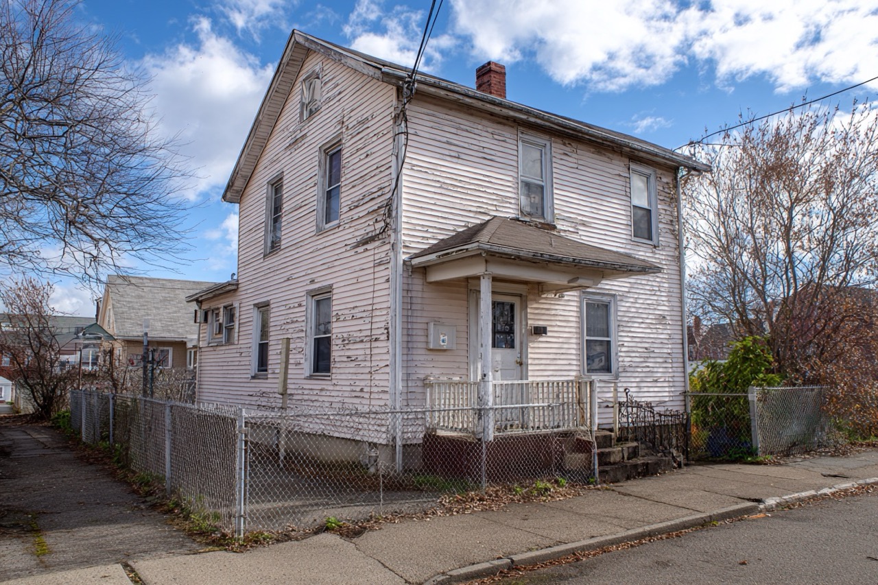 massachusetts rental property with tenants older colonial home